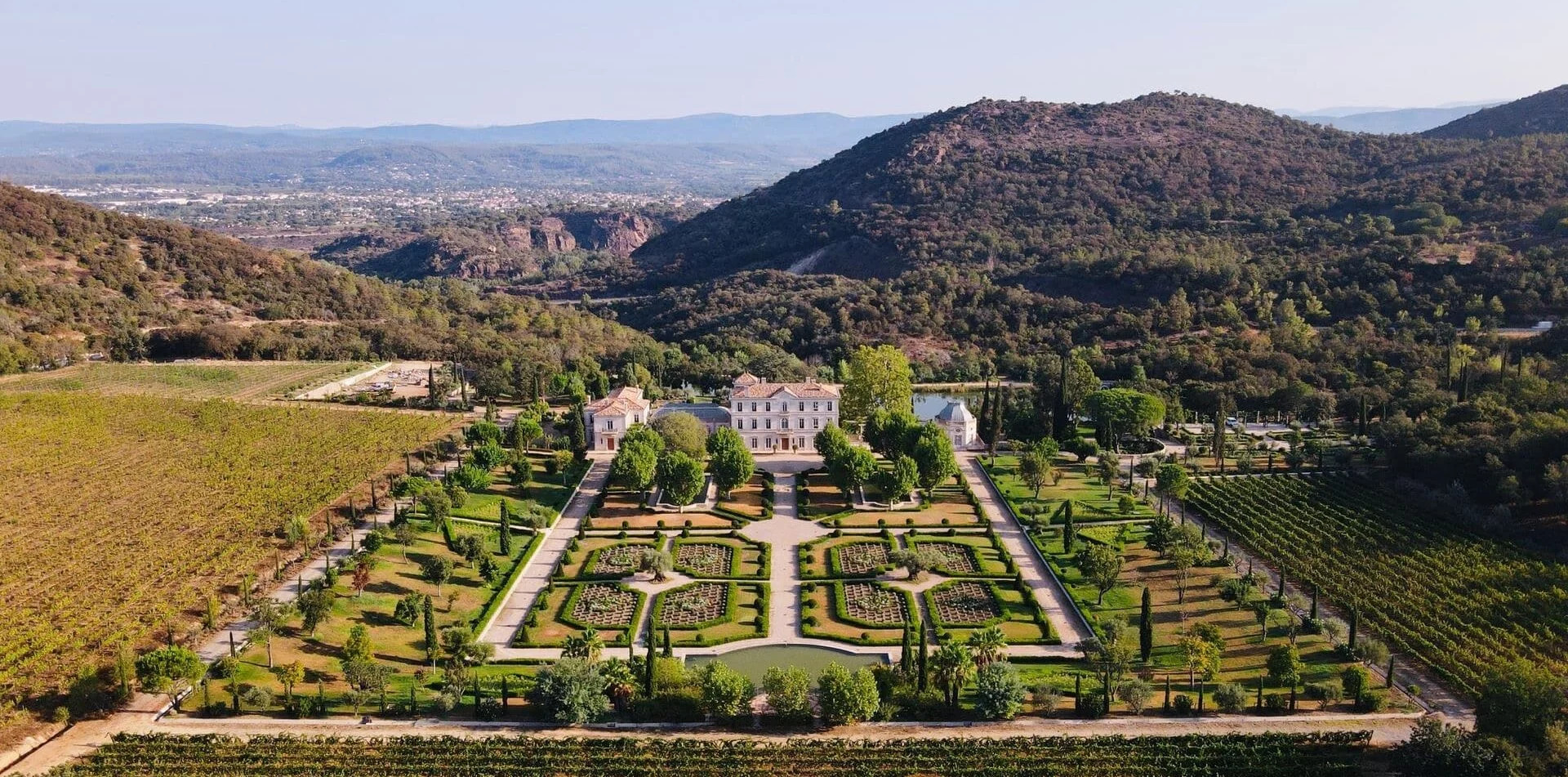vignoble massa chateau les preyres 1920x951 c default